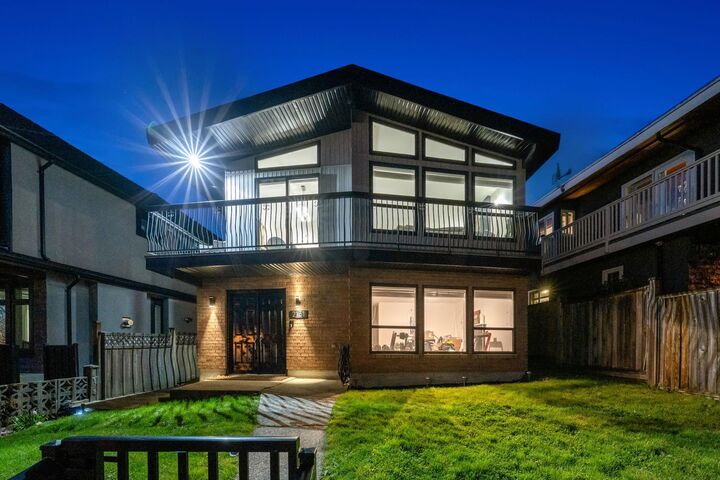 2131 Fraserview Drive — photo 1