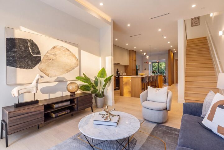 Property Photo: 20 W 14th Avenue BC V5Y 1W6