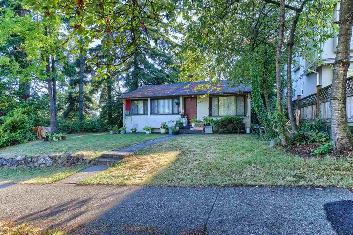 8287 Victoria Drive — photo 1