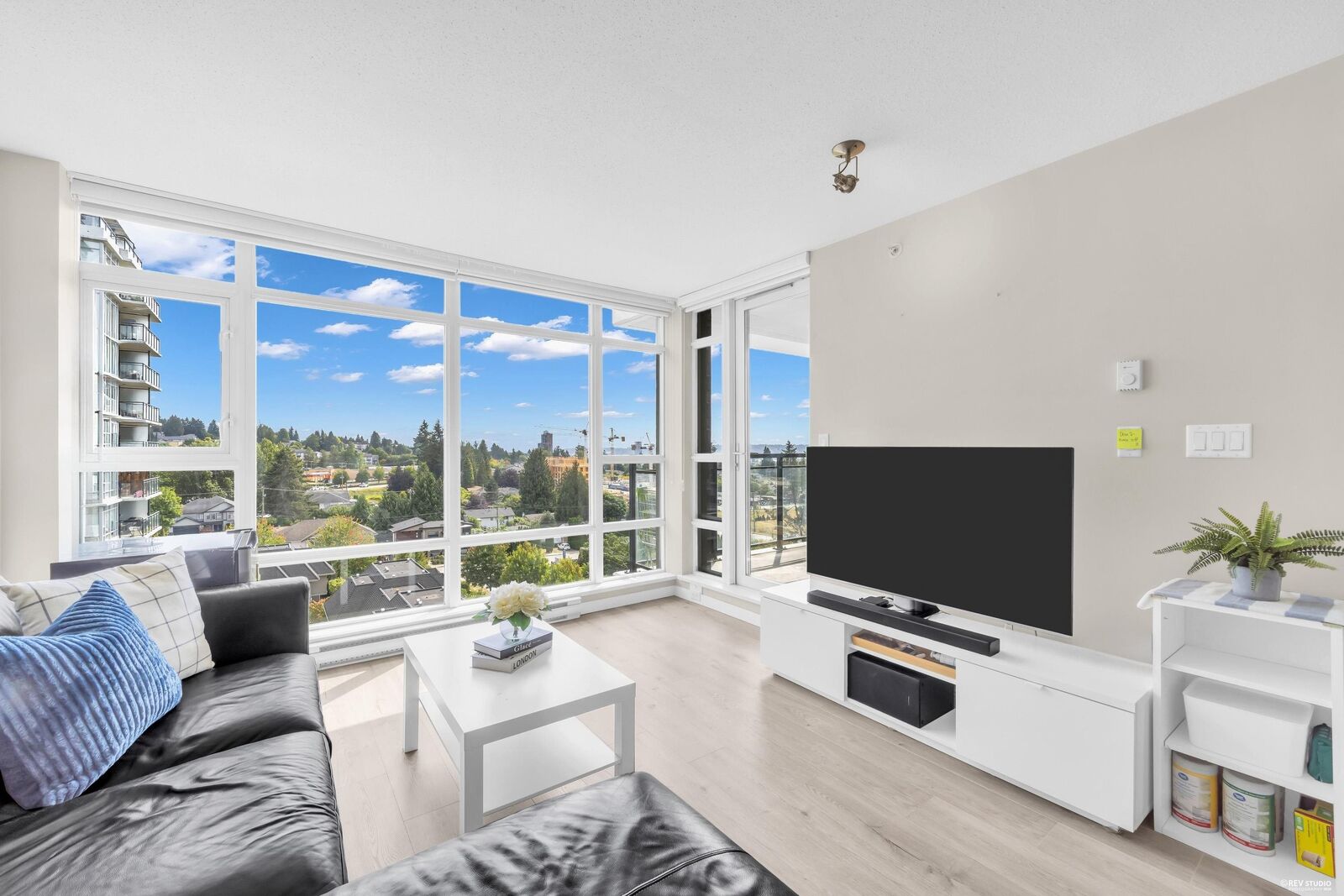Property Photo:  555 Delestre Avenue 1008  BC V3K 0A9 