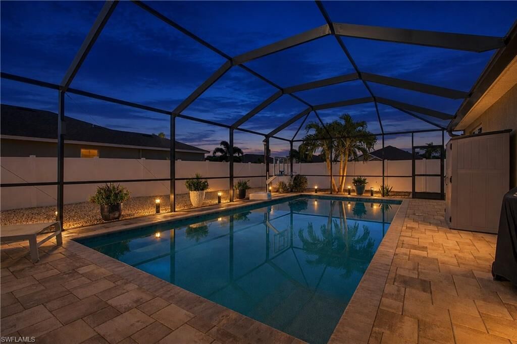 Property Photo:  2708 Foralesca Ct  FL 33909 