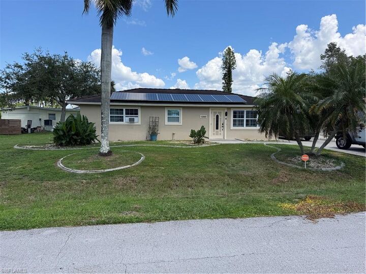 Property Photo: 1398 Sunrise Dr FL 33917