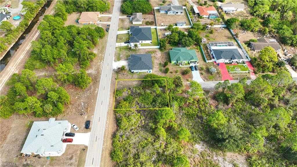 Property Photo: 14 E 12th St FL 33972