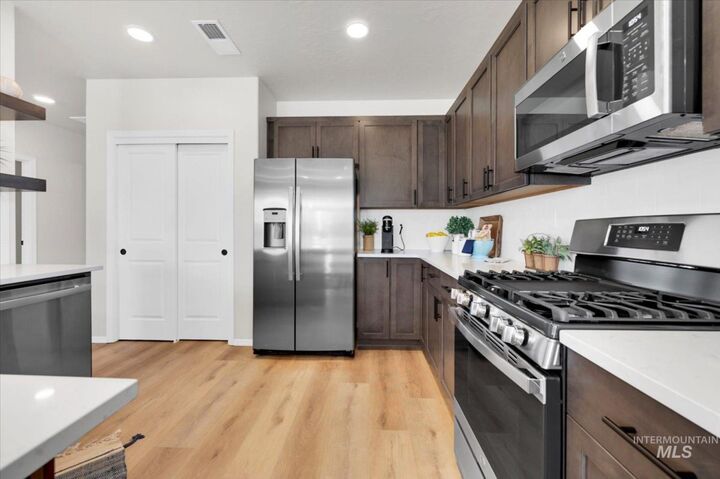 Property Photo: 3641 E Fitz Roy St. Hudson ID 83634