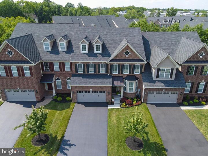 Property Photo:  112 Rittenhouse Circle  PA 18940 