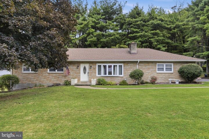 Property Photo:  72 Washington Street  WV 26753 