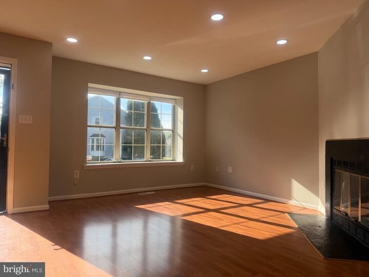 Property Photo:  14533 Ravenscar Court  VA 20121 