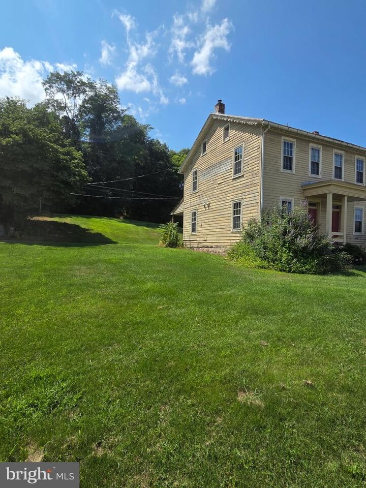 Property Photo:  3 Orchard Road  PA 17045 