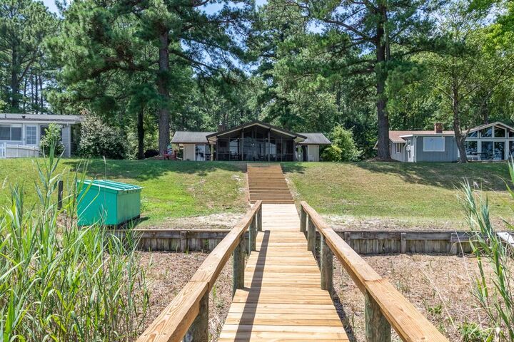 Property Photo:  781 N Glebe Road  VA 22520 