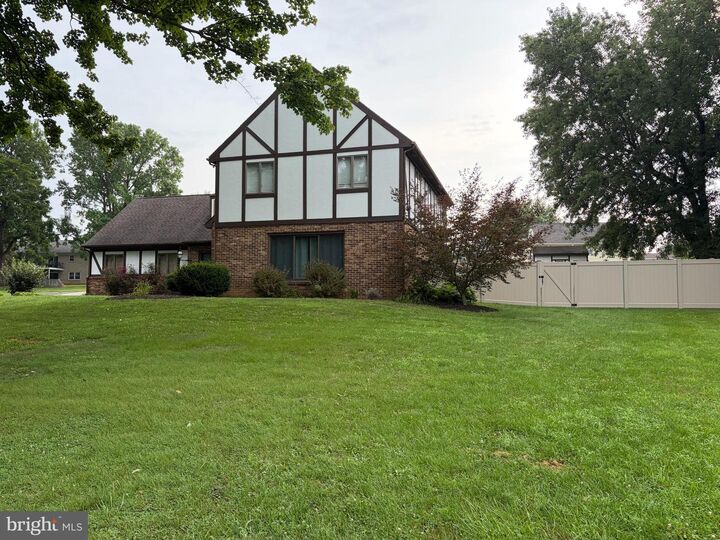 Property Photo:  60 Country Court  PA 17538 
