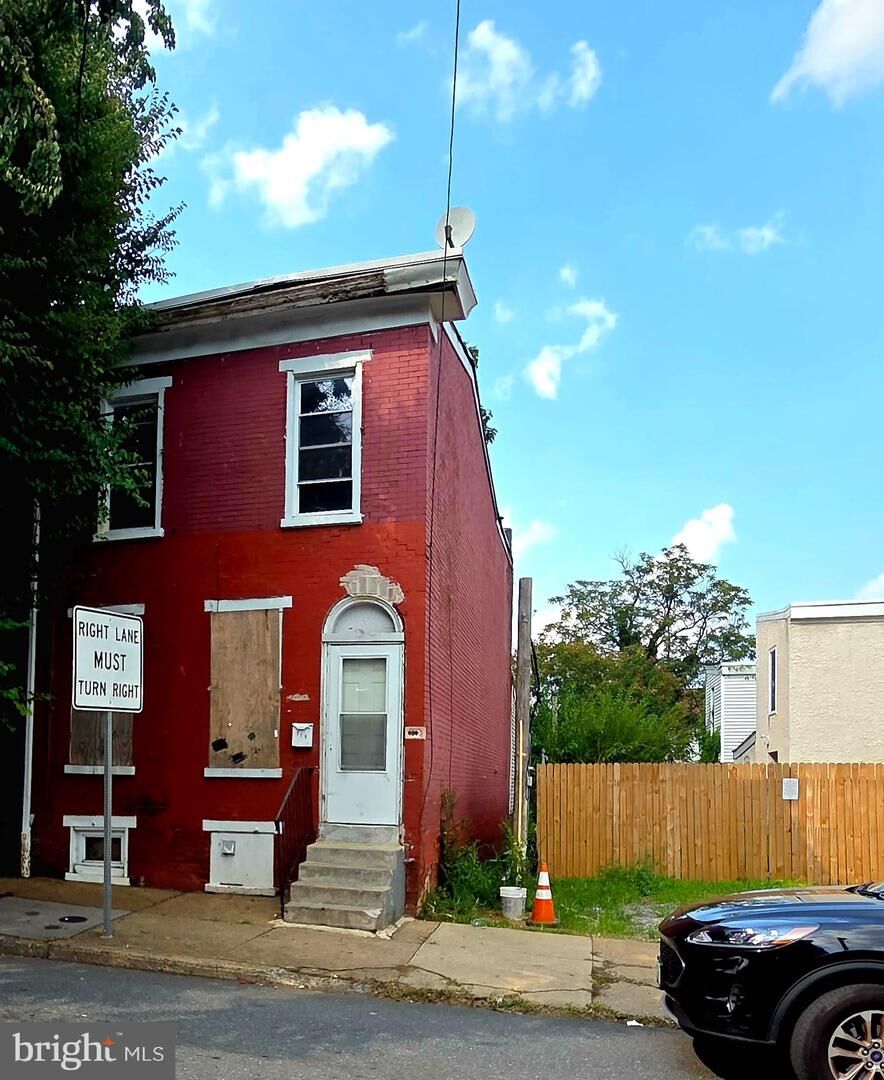 Property Photo:  319 E 10th Street  DE 19801 