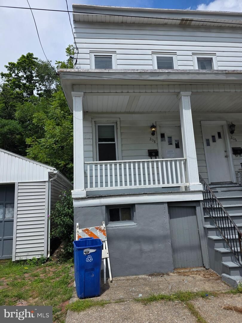 Property Photo:  208 W Railroad Street  PA 17901 