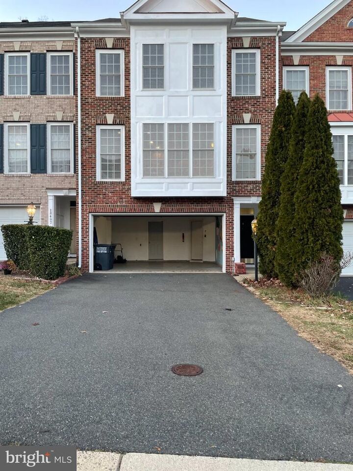 Property Photo: 18405 Sierra Springs Square VA 20176