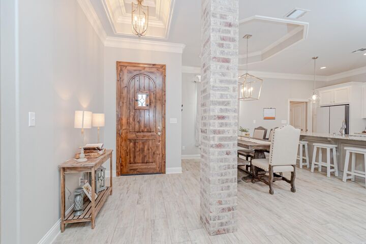 Property Photo: 202 Jamestowne Blvd LA 71006