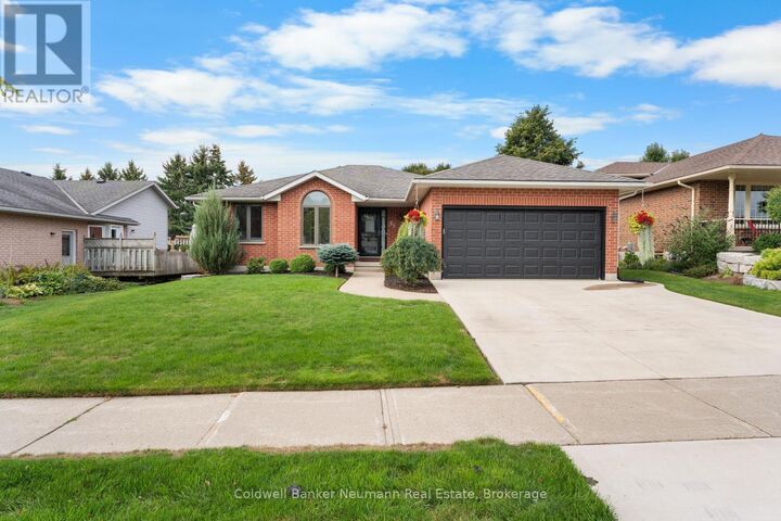 Property Photo: 28 Keating Drive ON N0B 1S0