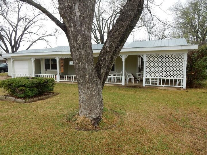 Property Photo:  1006 Highway St  TX 78624 
