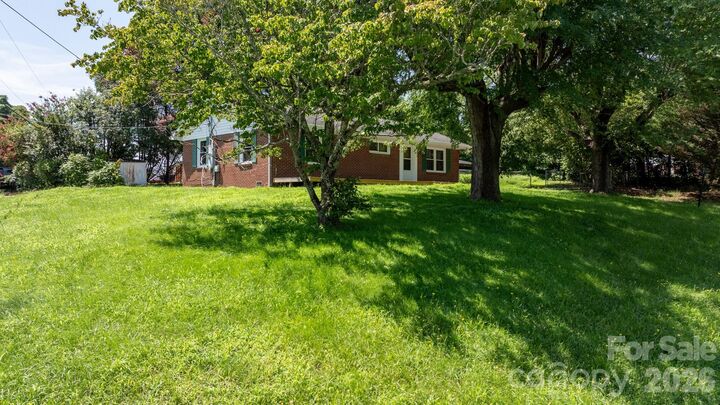 Property Photo: 296 Pine Mountain Road NC 28638