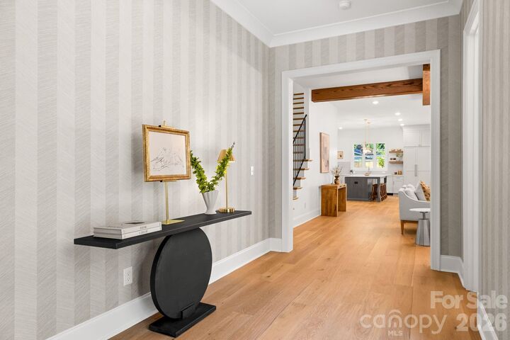 Property Photo: 815 Manhasset Road NC 28209