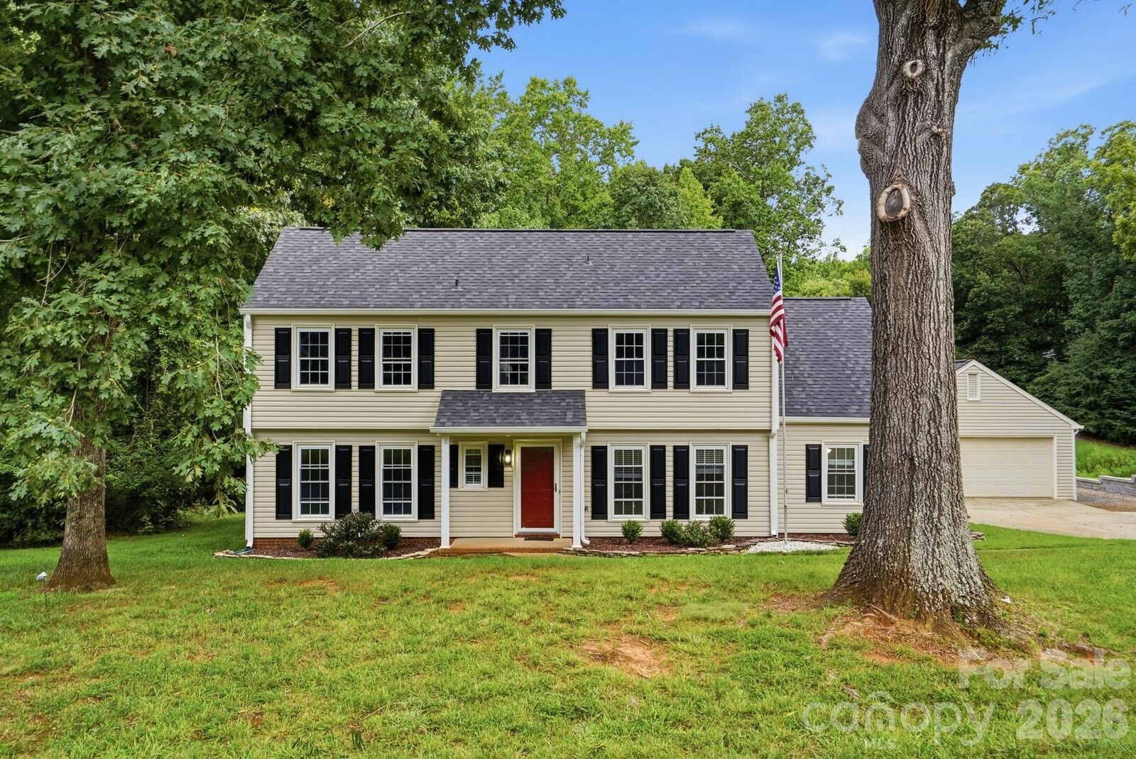 Property Photo:  10211 Meadow Hollow Drive  NC 28227 