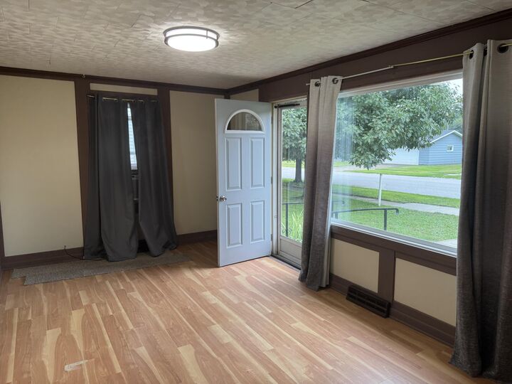 Property Photo: 117 N Erickson Street IA 50236