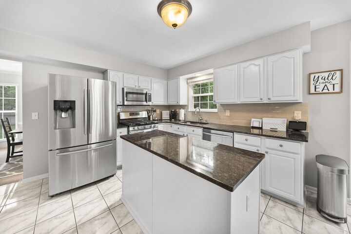 Property Photo: 6851 Peachtree Circle OH 43082