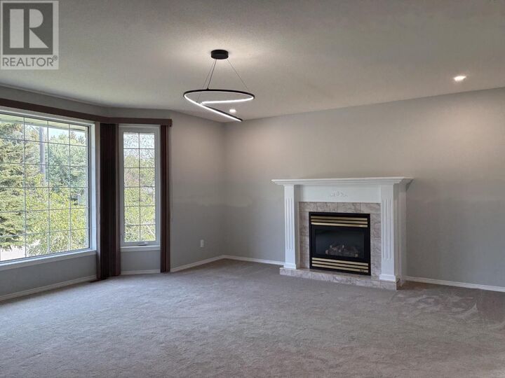 Property Photo: 2156 Falconcrest Drive ON P7J 1H5
