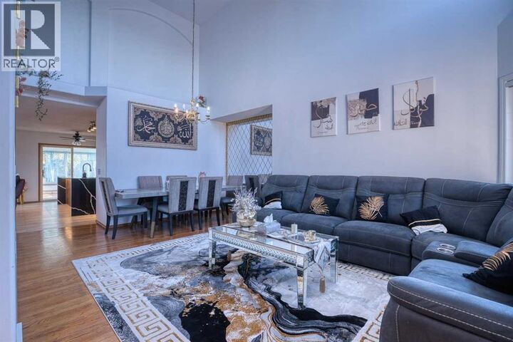 Property Photo:  28 Coral Springs Close Northeast  AB T3J 3S4 