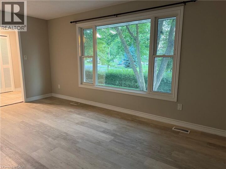 Property Photo:  70 Eagen Drive  ON N2M 1W4 