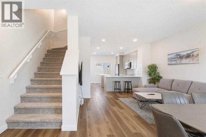 Property Photo:  251 Lucas Boulevard Northwest  AB T3P 1N1 