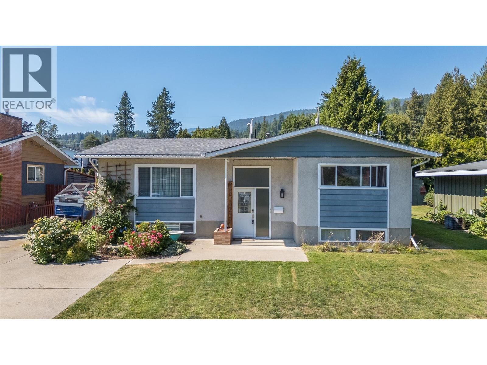 Property Photo: 1684 Ridgewood Drive BC V1N 2L7