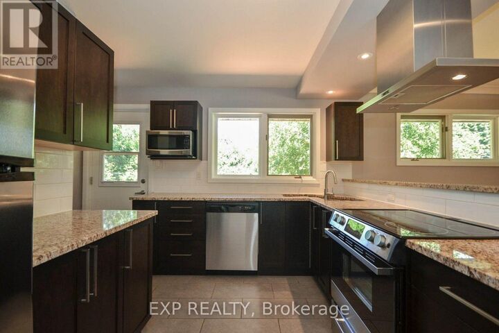 Property Photo: 6 Solva Drive ON K2H 5R5
