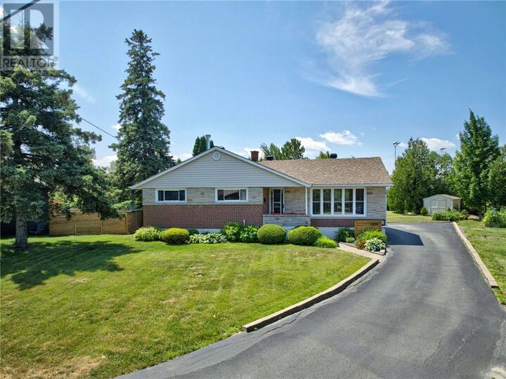 Property Photo: 1355 Wedgewood Drive ON P3A 3E3