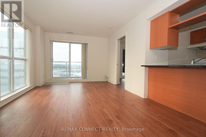 Property Photo:  70 Town Centre Court 1209  ON M1P 0B2 