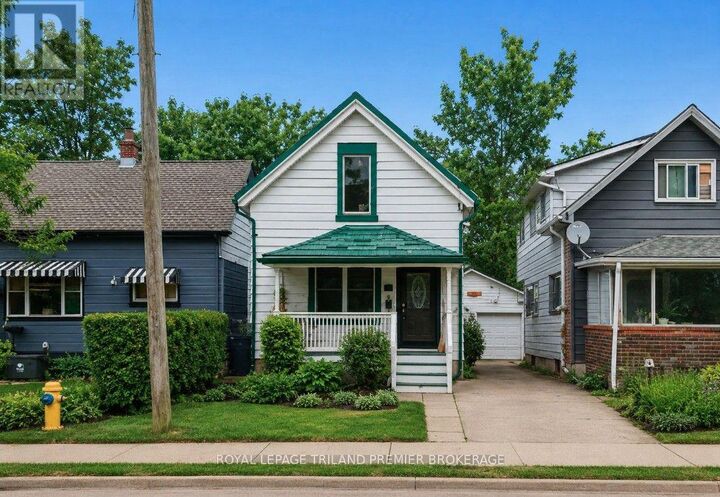 98 Briscoe Street East — photo 1