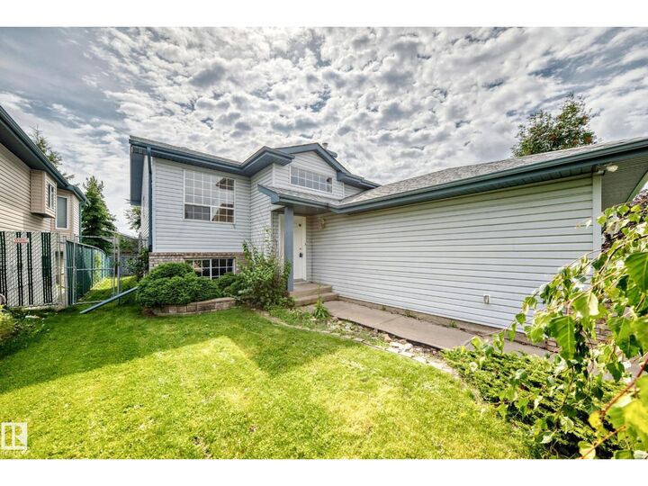 Property Photo: 3035 134 Av NW AB T5A 5C3