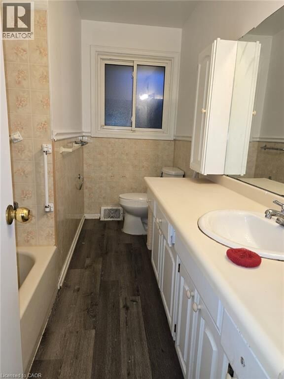 Property Photo:  26 Glengarry Road Upper  ON L2T 2V2 