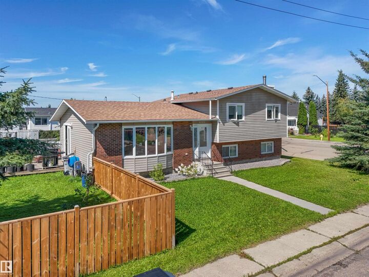 Property Photo: 4903 52 Avenue AB T0E 0T0