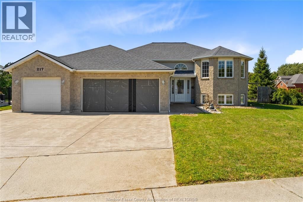 Property Photo:  217 Grandview Boulevard  ON N0R 1A0 