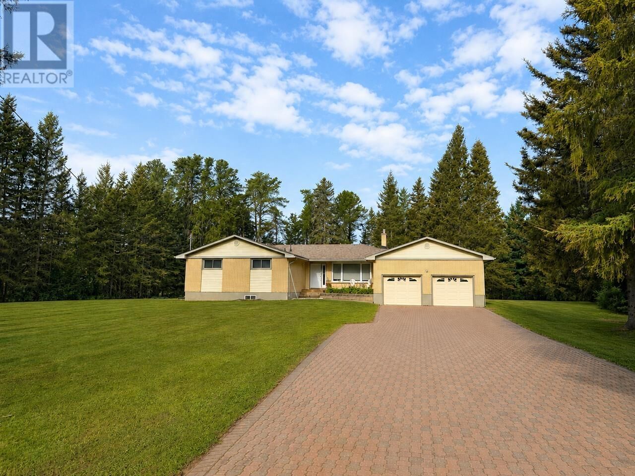 Property Photo:  3135 Lloyd St  ON P7K 1B6 