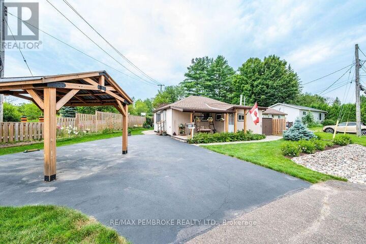 890 Lea Street — photo 1