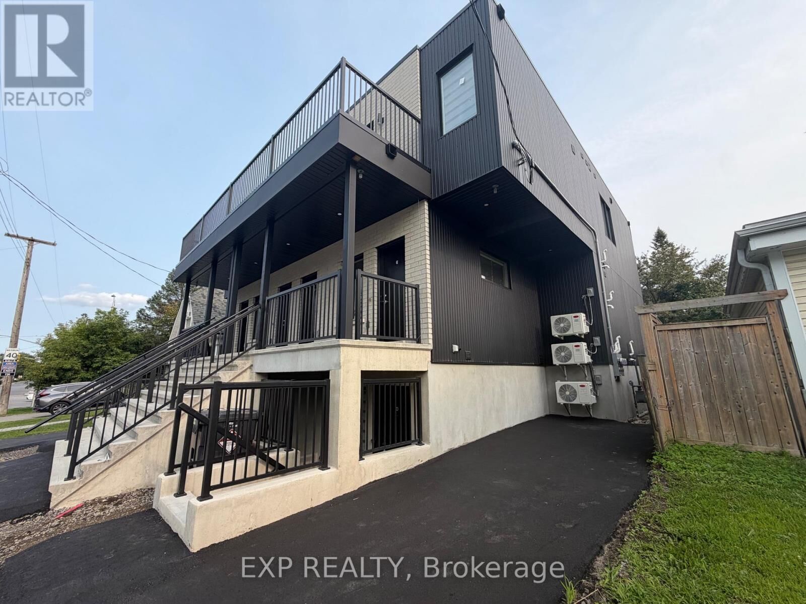 Property Photo:  48 Queen Mary Street  ON K1K 1X9 