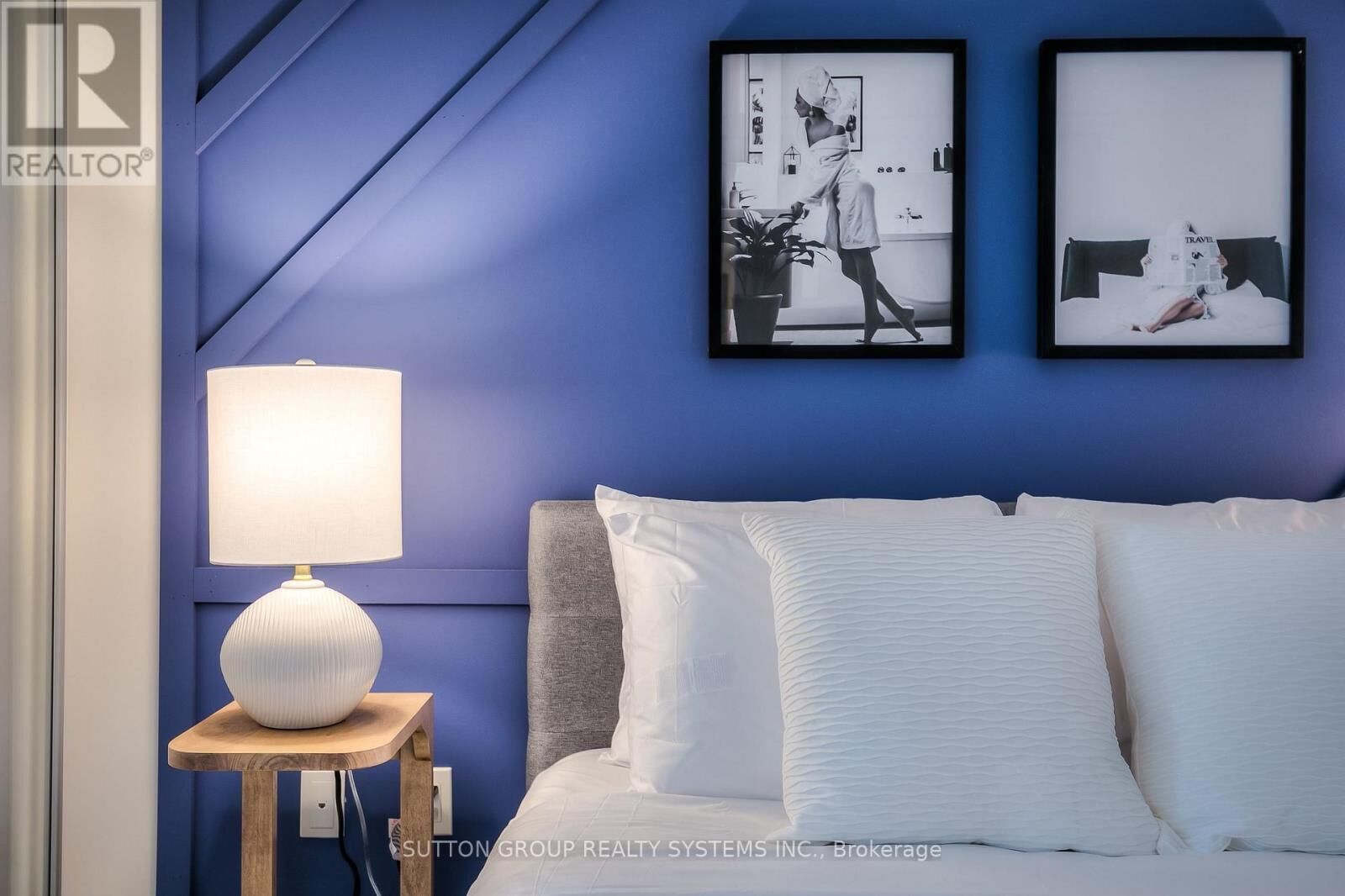 Property Photo: 251 Jarvis Street 731 ON M5B 0C3
