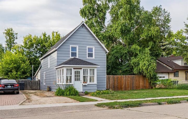216 Alfred Avenue — photo 1