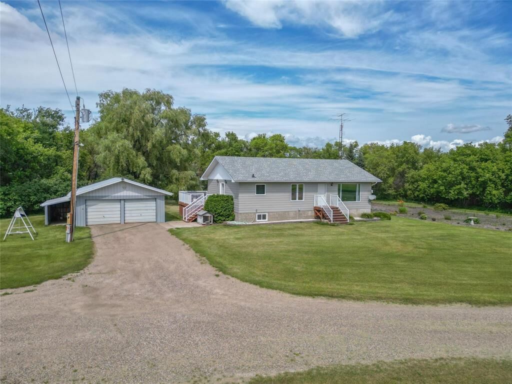 Property Photo:  96085 68N Road  MB R0K 0G0 
