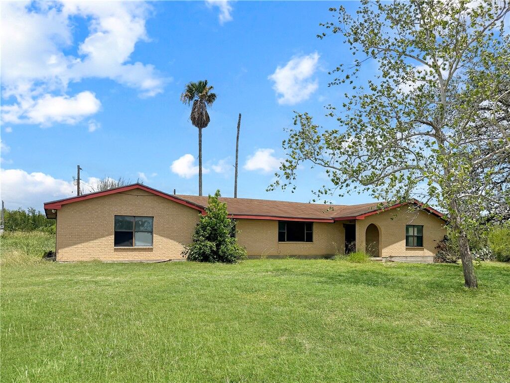 Property Photo:  2871 Carr  TX 78102 