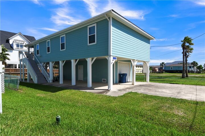 Property Photo:  1228 S Live Oak Street  TX 78382 
