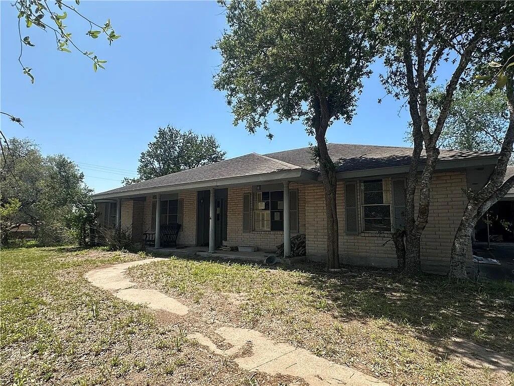 Property Photo:  5851 Yucca  TX 78102 