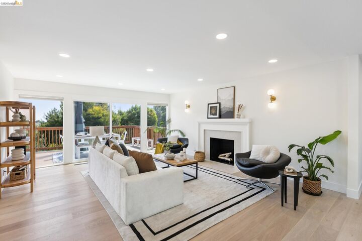 Property Photo:  24 Somerset Rd  CA 94611 