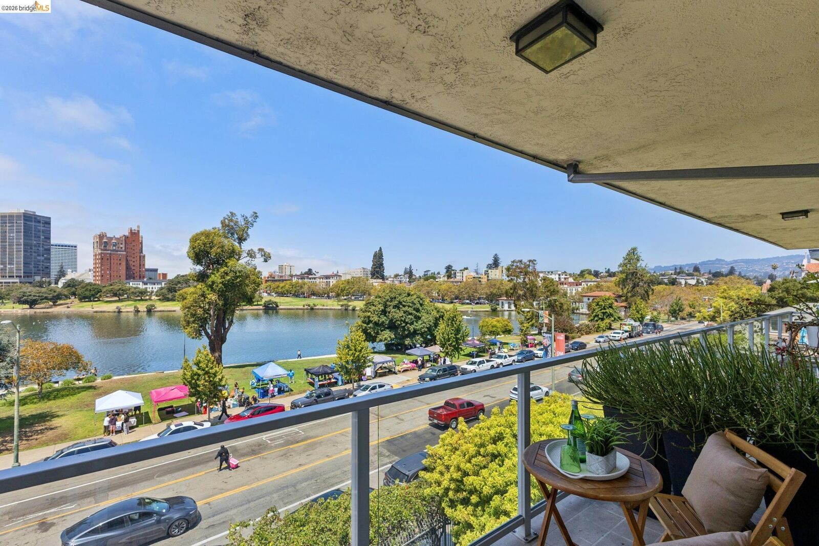 Property Photo:  2316 Lakeshore Ave 8  CA 94606 