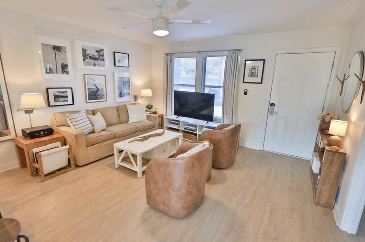 Property Photo:  304 Barracuda Avenue 102  FL 32548 